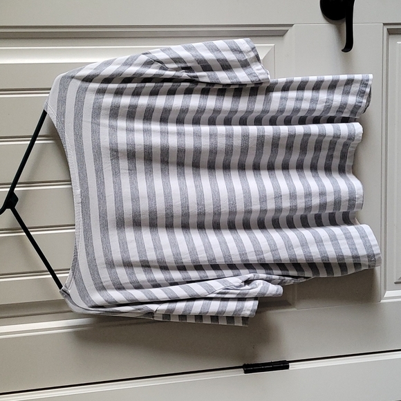 Old Navy Short Sleeved Top - Picture 4 of 4